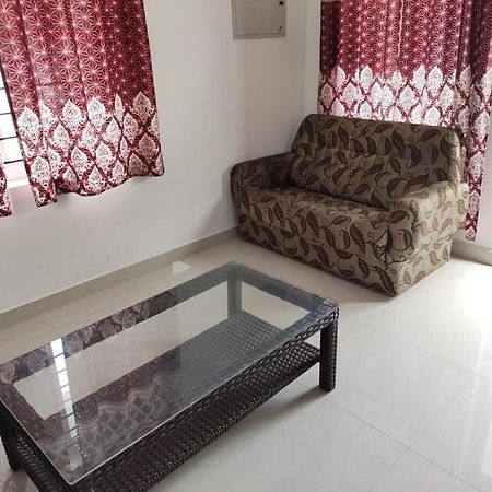 Fully Furnished 3Bhk 2 Floor Villa Angamali Ngoại thất bức ảnh
