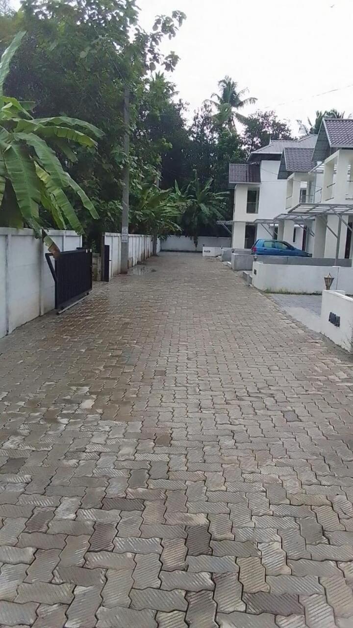 Fully Furnished 3Bhk 2 Floor Villa Angamali Ngoại thất bức ảnh